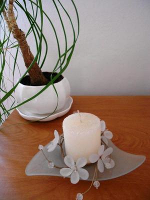 3 ks biele porcelánové kvetináče s miskou - Obrázok č. 1