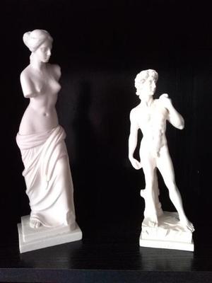 Dekoratívne sošky z alabastru Venuša a Dávid - Obrázok č. 1