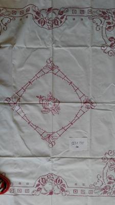 obrus červený krížik - Obrázok č. 1