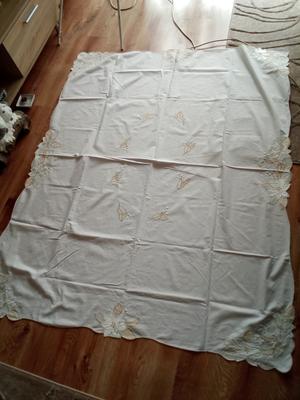 vyšívany obrus - Obrázok č. 1