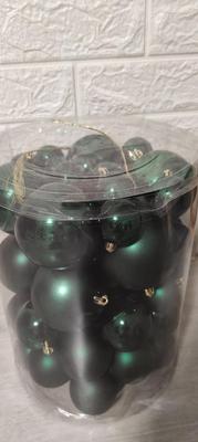 Vianočné gule smaragdové - Obrázok č. 1