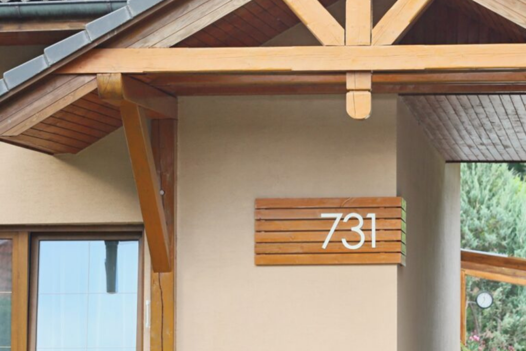 popisné číslo na dom z dreva