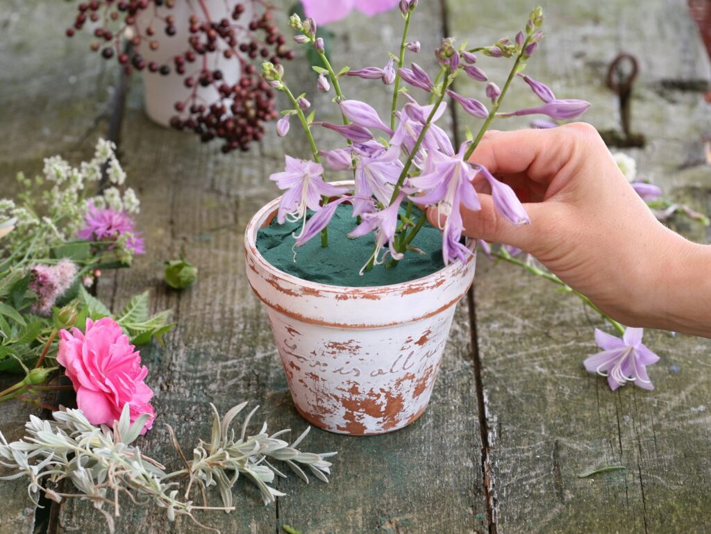 letný aranžmán z lúčnych kvetov svojpomocne