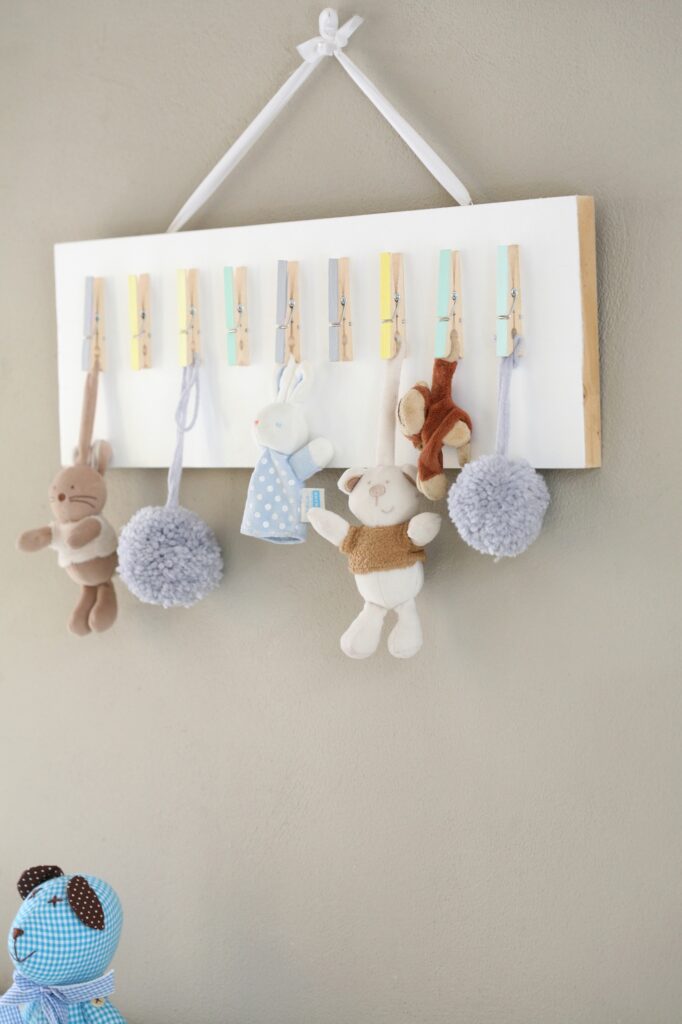 drevený vešiak zo štipcov