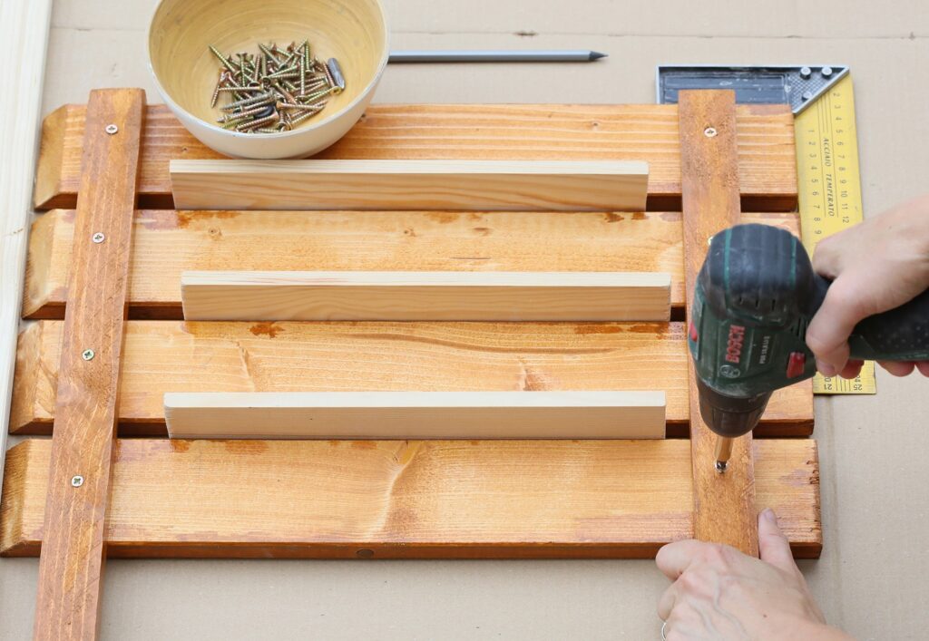 výroba dreveného čísla na dom
