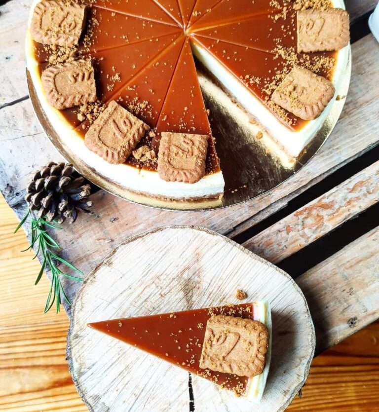 Upečte si chutný cheesecake so slaným karamelom