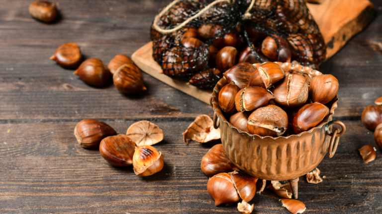 Našli sme pre vás overený recept na pečené gaštany s tipmi pre čo najlepší výsledok!