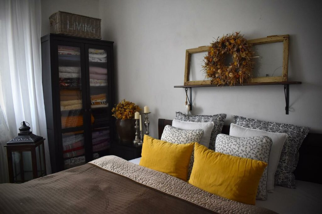 spálňa v retro vidieckom štýle