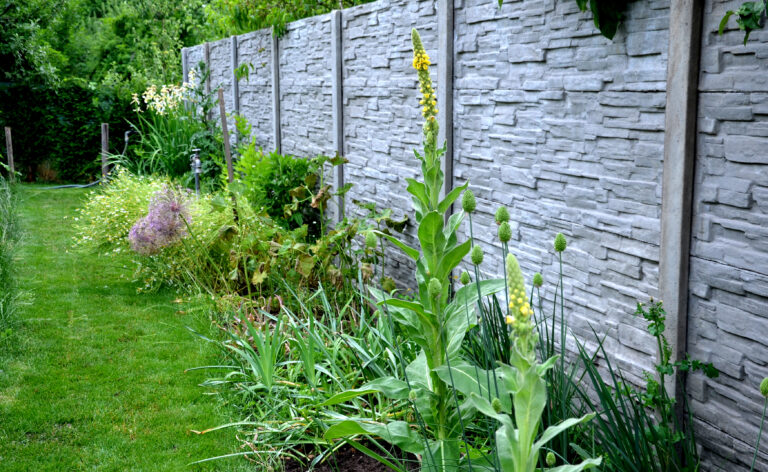 Betónový plot – spoznajte jeho výhody a nevýhody