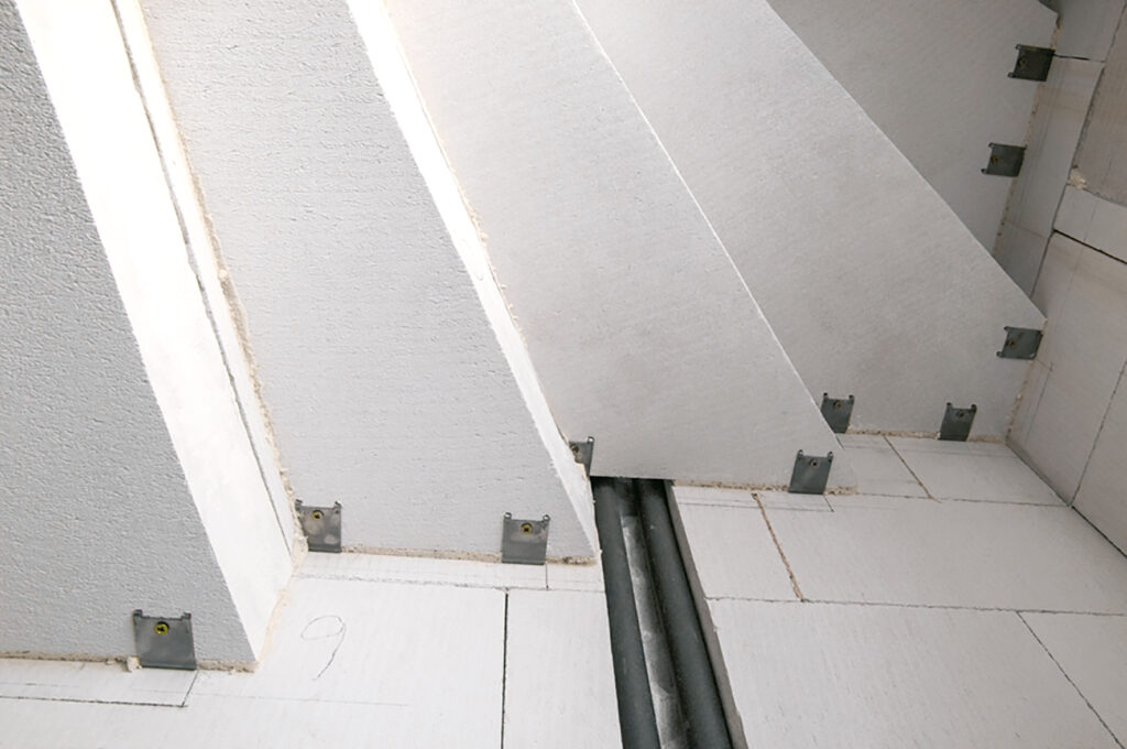 špeciálne vyrobené konzoly z nerezovej ocele