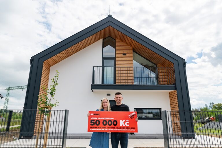 Víťazný dom „Hlinsko“ v súťaži HELUZ Dom roku 2024 s investorom aj projektantom