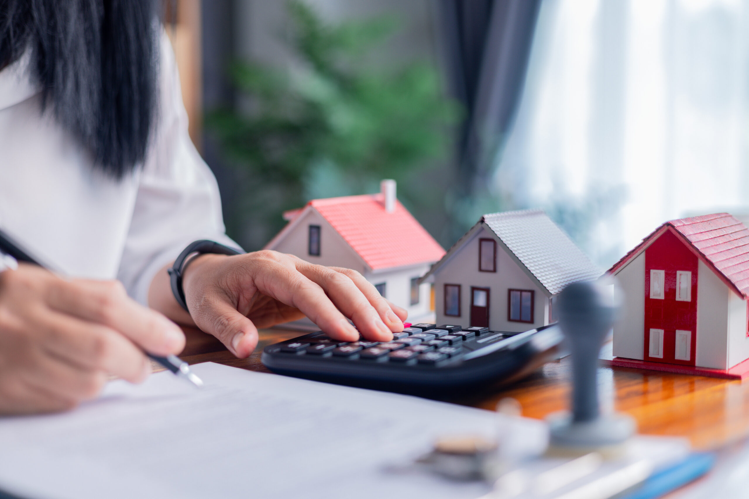 účtovníčka, kalkulačka, daňové priznanie