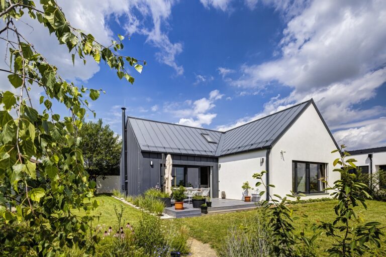 Jednovrstvové murivo HELUZ: Voľba, ktorá dáva zmysel – svojpomocne aj na kľúč