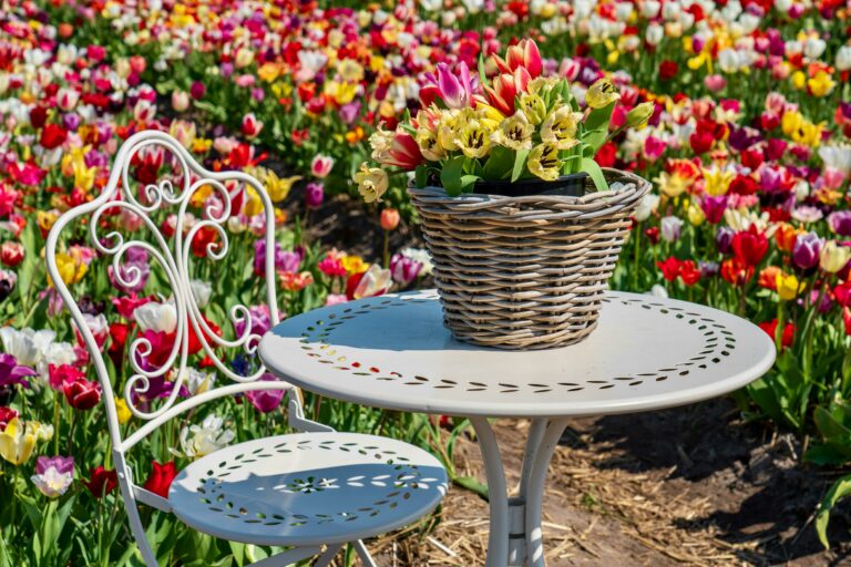 Ako natierať kovové prvky, aby vydržali roky? Poradíme vám, na čo si dať pozor a čím si prácu uľahčiť